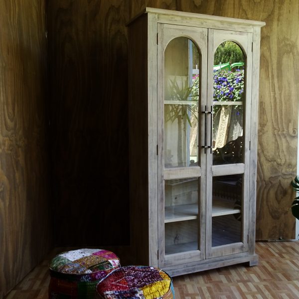 glass doors cupboard sc52032