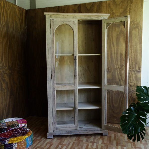 glass doors cupboard sc52032