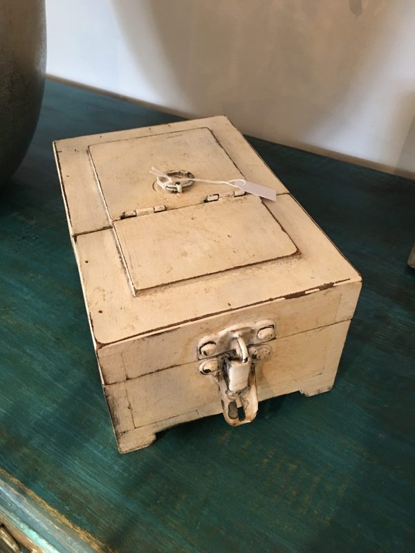 box with mirror sc37035